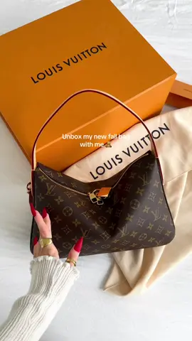 The perfect fall bag 🍂 Slouchy PM #luxurybag #louisvuittonbag #asmr #unboxingvideo #fallbag #fallfashion #brownbag 