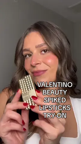 Loving these Spike Valentino Buttery Matte lipsticks! 💄👄Shades I’m wearing are: 100R stand out in nude and 134R couture in the streets! #spikevalentino #giftedbyvalentinobeauty #valentinobeauty #sephora @Valentino.Beauty @sephora 