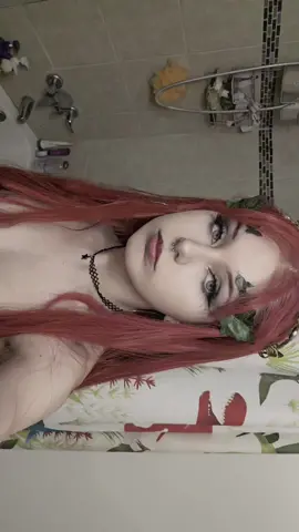 this wig give me head aces <3 #fyp #libra #alt  #fairygrunge #alternative #emo  #xyzabc #fypシ #gaslightgatekeepgirlboss #posionivy #cosplay #posionivycosplay #dccosplay #dcposionivy #dccomics 