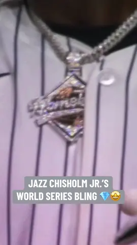 #JazzChisholm’s #necklace is 🔥🔥 #bling #MLB #baseball #Yankees #WorldSeries #NewYork 