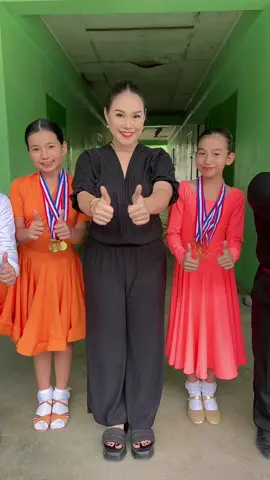 Doing the #icecreamyummydance with this four amazing kids💃❤️ #trending #fypシ #latindancer #dance #tiktokviral #dancetrend #fyp 