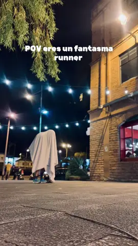 Amamos el fantasma runner 👻👟 Un poco del detrás de camaras de lo que se viene en Ronclub  #halloween #Running #runner #fantasy #costume #ideas #c #cuenca #LearnOnTikTok #fyppppppppppppppppppppppp 