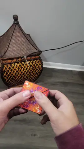 This is the most satisfying fidget puzzle. perfect for just zoning out or when you're trying to listen and concentrate. sometimes helps to have something to do with your hands. #fidget #fidgettoys #origami #puzzle #toys  @FunInMotionToys 