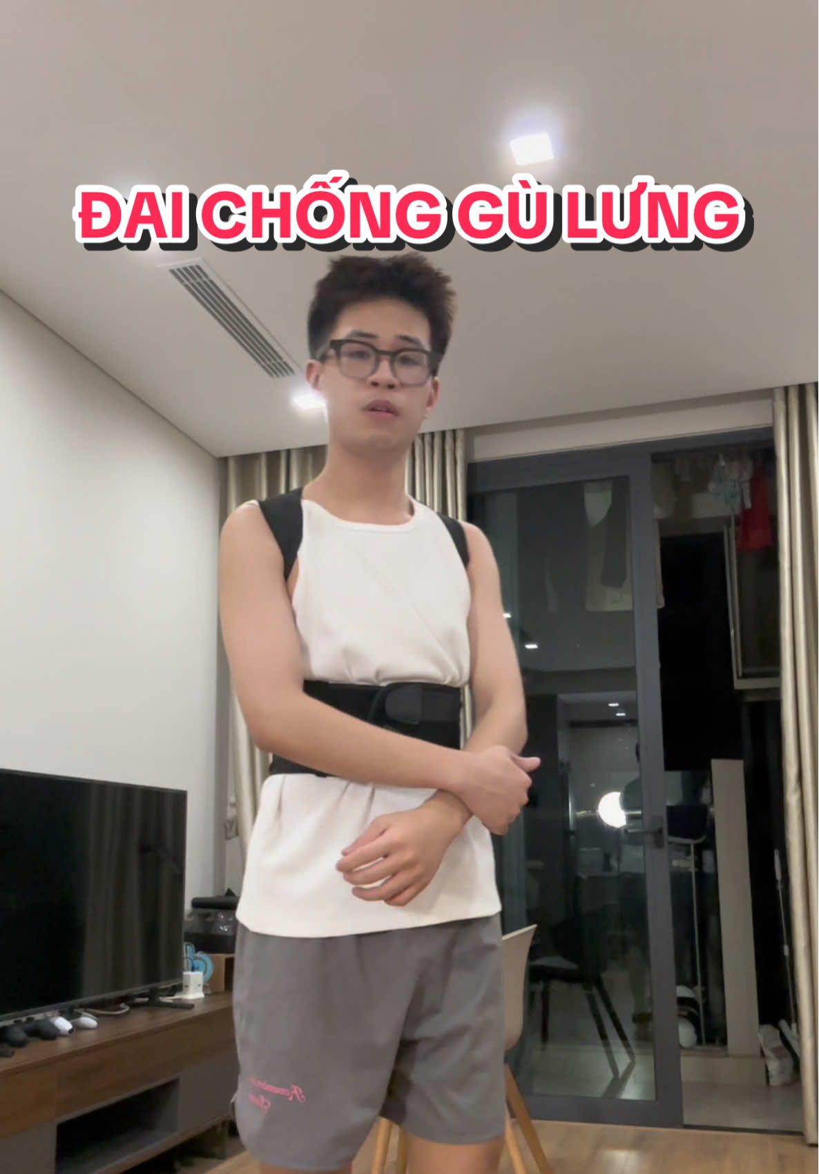 Đai chống gù lưng mà có hơn 100 cành, đôi khi tiền ít mà hiệu quả là có thật mọi người ạ. Giữ thói quen đeo thường xuyên thì trẻ khoẻ dáng đẹp mà già đỡ khổ #hieusuthat #100k #daichonggulung 