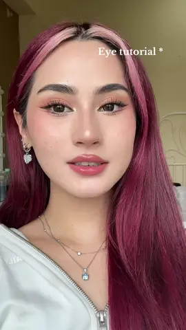 This was my go-to look for my china and korea trip and im still obsessed  @Anastasia Beverly Hills Spice mini eyeshadow palette   #littleondine black gel liner  And double sided eyebag pen  @Tweezerman lashes curler in rose gold  @ヒロインメイク/heroinemake mascara  @VEECCI liquid eyeliner  #chinesemakeup #cbeauty #dolleye #asianmakeup #fyp #makeuptutorial #asianeyes #kbeauty  