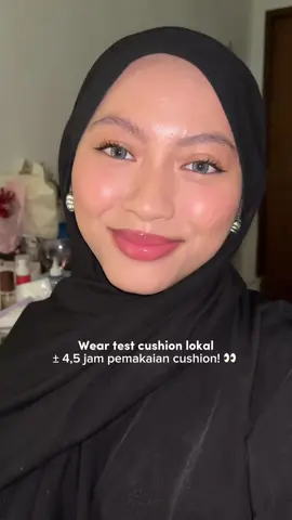 ternyata cushion yang hydrate ini bagus bgt🥹🖤 ringan bangett luv @makeoverid  #cushion #cushionviral #cushionmakeover #cushionrecommendation #makeup 