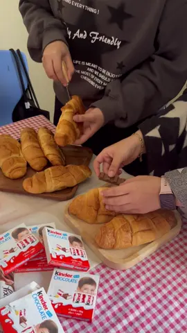 Kinder Croissant🍫 #senior #school #fyp #foru #explore #مدرستي_لازم_حبها 