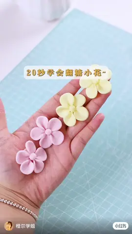 20 giây có một bông hoa nặn xinh đẹp 😻😻