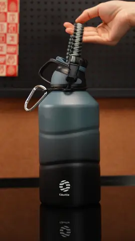 The super large steel bottle. 1900ml and very good looking !! #tiktokmademebuyit 
