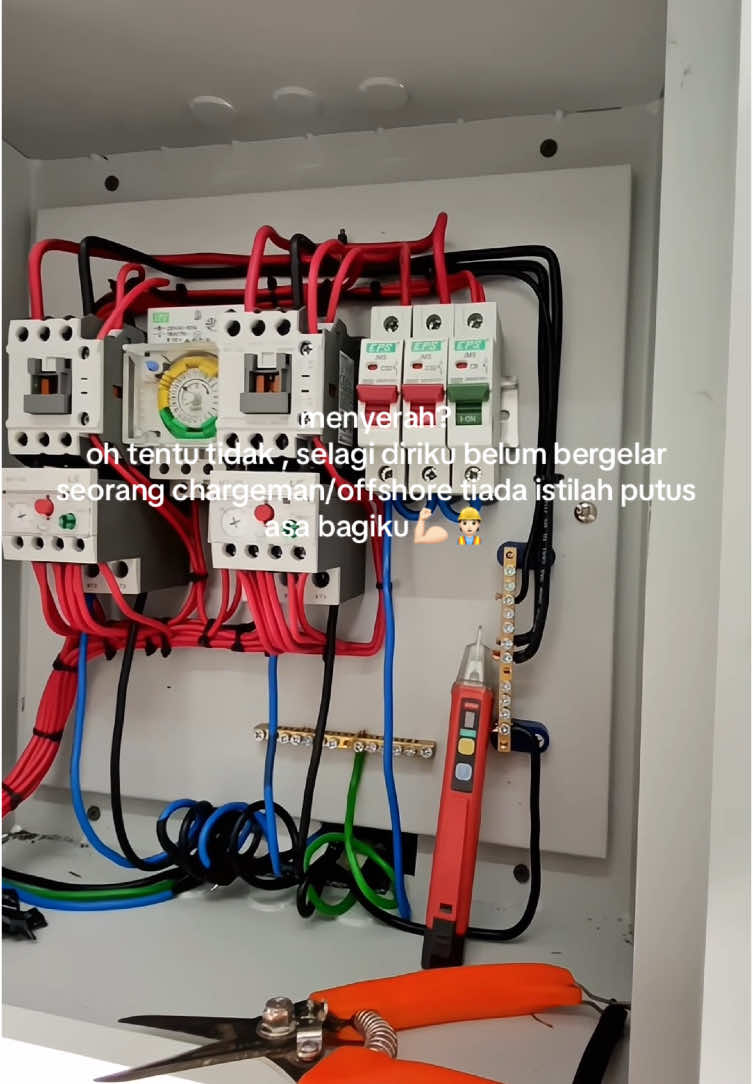 teruskan semangat kawan kawan pejuang chargeman 👷🏻💪🏻#fyp #fypシ゚ #pendawaianelektrik #pendawaianelektrik3fasa #wiremanmalaysia #wireman #chargeman #chargemanmalaysia #chargemana1 #pw4 #ikbn #pendawaianelektrikalaircond #pw2 #abm#budakkaren⚡️ @hkmawg 