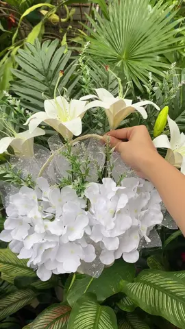 Gusto mo bang pang matagalan na bulaklak para sa undas?? Ito na sissss! mag Diy kana sissss! Madali lang syang Gawin !! Nasa yellow basket ko ang mga flowers #flower #undas #flowerforundas #white #fyp #2024 #undas2024 #DIY 
