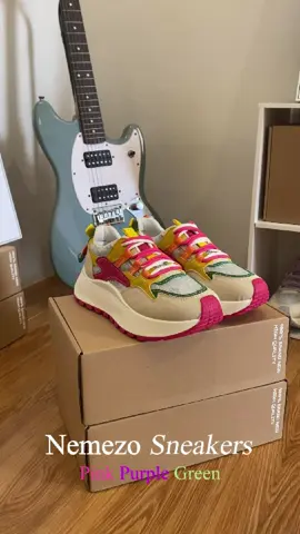 Koleksi sneakers dari Nemezo dengan motif batik keren di bagian atas. Yuk langsung aja checkout kakkk ✨ #nemezo #nemezosneakers #sepatuwanita #sepatubatik 