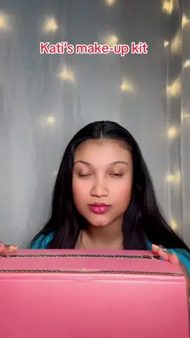 #foryoupage #fyp #fypシ゚viral #foryou #makeup #kati #makeupkit #shop #discount #tiktokshop #makeup #beauty #beautiful 