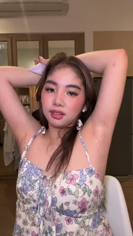 san ka na naman nakatingin darling?? 