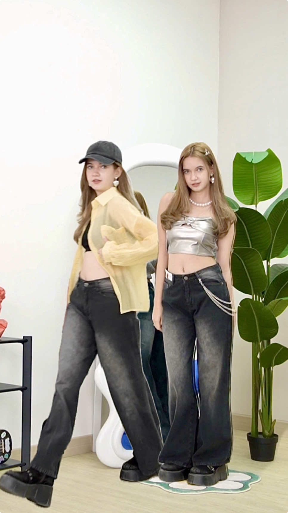 Komen kalian semua yang setuju sama Minji kalo Cantika nih cantik bangggeeettttt ‼️🔥 Fashionable sekaligus praktis banget pake WEEKEND 773 bisa gercep ganti atasan tanpa harus kebingungan🤩✨ ##Jiniso##jinisoemangkeren##jeans##celanajeans##fashion##hijabstyle##celanahighwaist#baggy #baggyjeans #cantika #style 