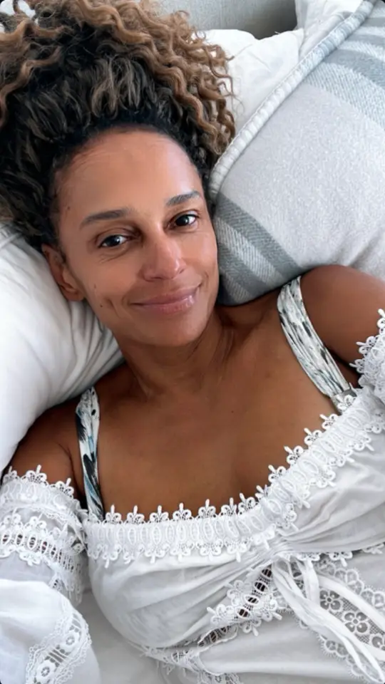 A quarta-feira tem sempre um tom  inquietante. Wednesday always has an unsettling tone.  #wednesday #famous #semfiltro #goodvibes 