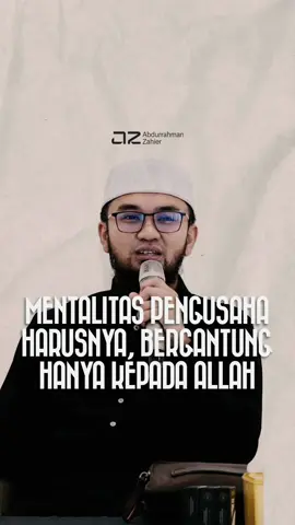 Sebaik-baik privilege di zaman sekarang adalah.. memiliki sifat Tawakkal kepada Allah. Punya kenalan pengusaha? Itu bagus. Punya skill komunikasi yang baik? Oh jelas menuntungkan. Apalagi kalau seorang pengusaha. Tapi, skill tersebut tidak ada apa-apanya tanpa pertolongan Allah. Jangan pernah sekalipun gantungkan rezeki dan harapan kita kepada selain Allah ‼️  Belajarlah dari Abu Sa’id Al Khudri.. yang memilih Tawakkal ketika ada opsi untuk “meminta” pada saat titik terrendah. Namun, karna ke-tawakkal-annya lah, Allah beri dia kecukupan hingga akhirnya menjadi seorang yang kaya raya. Semoga hati kita senantiasa diberi kekuatan untuk menggantungkan rezeki, dan tawakkal hanya kepada Allah. Niscaya, ketika datang momen terrendah dalam hidup kita, Allah senantiasa cukupkan. Allaahul Musta’an. Baarakallaahu fiykum… ✨💫🤲 Umroh bersama Ustad Abdurrahman Zahier: Omar Tour Indonesia