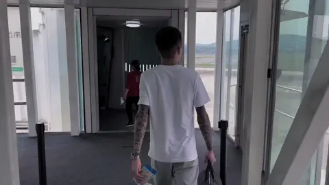 “如果有一天我到了柬埔寨，那一定是生活所逼而非我本意，对不起我太爱钱了！！！“ #nhactrungquoc #douyin #cuocsong #stt_buồn_tâm_trạng #xuhuongtiktok2024 