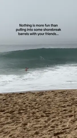 Who loves shorebreak? Comments below to stay on surftok 😤 #fyp #foryou #surftok #waves #ocean #shorebreak #bigwaves #swell #wedge #barrel #surfing #surf 