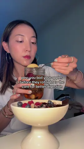 boiled fruits for better digestion. baked or boiled apples this fall in your skin elixirs! #tcm #guthealth #skinelixir #holistichealing #holisticwellness #jelloskinelixir #boiledfruit 