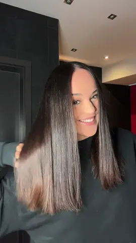 Co myślicie o tym efekcie? 🥰 Ja jestem zakochana, ten toner dodaje pięknego odcienia moim włosom i blasku! Wpadajcie na stronę @OnlyBio.life i zaopiekujcie się swoimi włosami 🫶🏼  #współpracareklamowa #onlybio #toner #hairinbalance #onlybiotoner #koloridealny