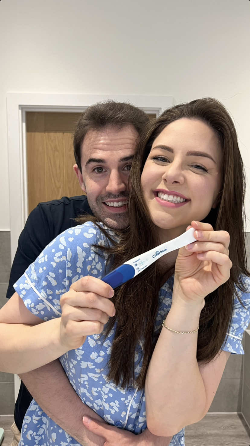 I still can’t believe it!! 🥹🥹🥹 #pregnancyannouncement #pregnant #fyp #pregnancytest 