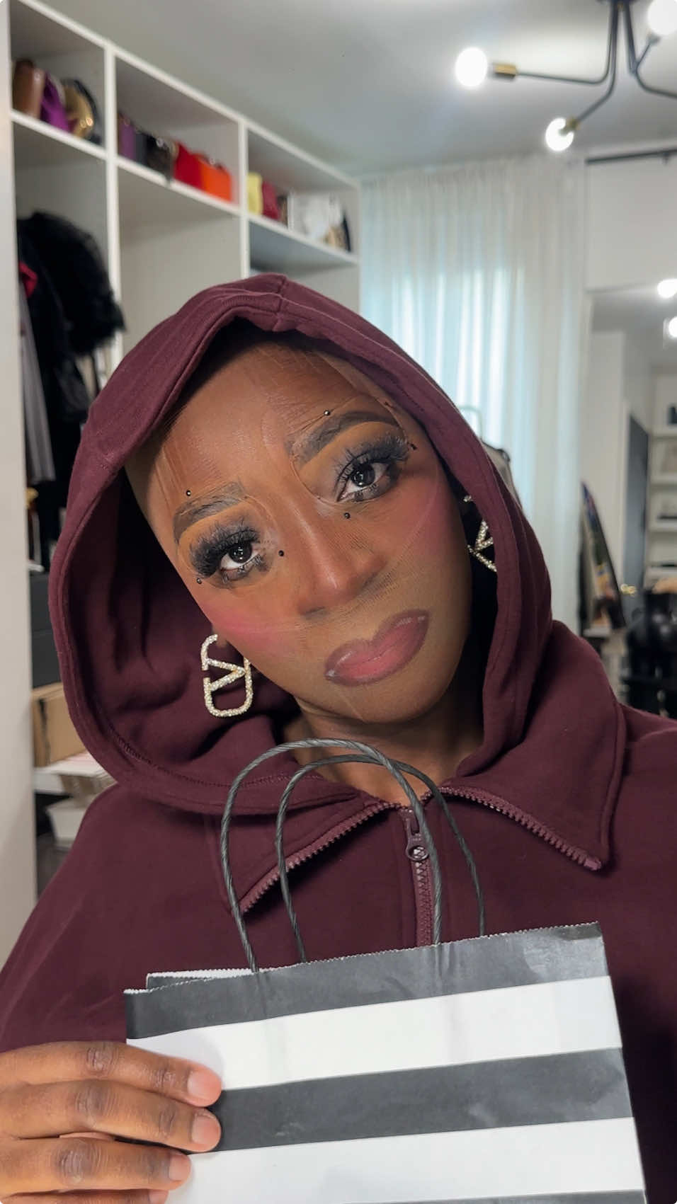 Suspect identified as a @sephora rouge member baddie!🤭✨ I couldn’t breathe at one point 😂 but i had too much fun doing this trend 😍 IB✨| @BeatsByDeb @berny @Princess Rese 🫶🏿 #stockingcapmakeup #halloweenmakeup #halloween #makeuptransformation #blackgirlmakeup #makeup #beauty #fyp 
