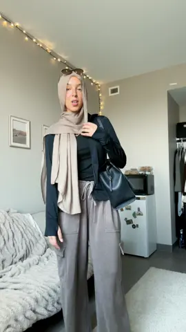outfit today is giving soccer mom #fall #falloutfits #outfitinspo #hijabioutfits #hijabi #fyp #fallfashion #hijab #OOTD #hijabifashion #collegeoutfits 
