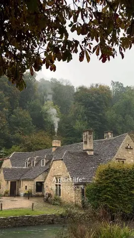 Quiet moments from this month, looking forward to November cosiness and the first festive vibes😌🎄 Make sure you’re subscribed to our mailing list if you’d like to know about our next home decor restock and new products in the shop that are coming very soon ~ Adriana x . . . #cottagehomedecor #autumnvibes #autumnaesthetic #autumncountdown #fallaesthetic #fallvibes #cosyliving #cosyhome #countrydecor #coffeeandbooks #fall2024 #ofquietmoments #autumnhome #cosyautumn  #bookstagramuk #bookstagram  #slowweekend #octobermood  #englishcountryside #englishcountrystyle #countrysideliving #countrylife #englishvillages #englishheritage  #slowliving #countryliving #countrylivinguk #countryinteriors #cottagelife