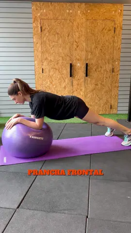 Fortaleça o core, melhore a flexibilidade e equilibre seu corpo com a bola de pilates. #Fitness #Pilates #Exercício #Saúde #foryoupage❤️❤️ #timeline #tik_tok 