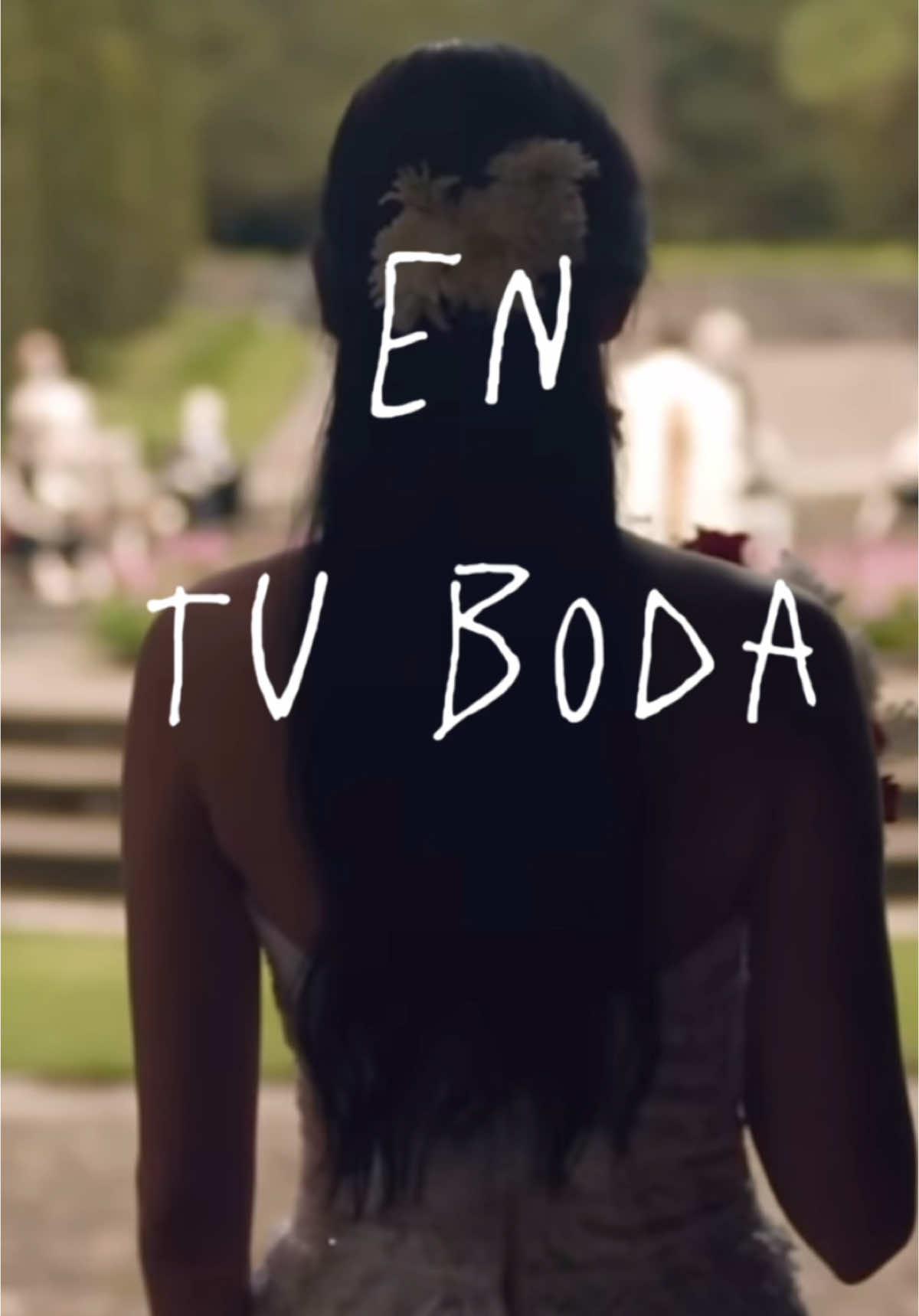Cuando el amor se convierte en una obsesión que trasciende hasta la última despedida. 💔 En 'Tu Boda' de Fuerza Regida y Oscar Maydon, cada línea duele, cada imagen nos recuerda la intensidad de una pasión que no conoce límites. ¿Hasta dónde llegarías por un amor que se escapó de tus manos? 🚬✨ Dale play y cuéntanos, ¿alguna vez has sentido que un final no es realmente el final?  #oscarmaydon #fuerzaregida #tuboda #sadmusic #corridostumbados #fueradecompas 