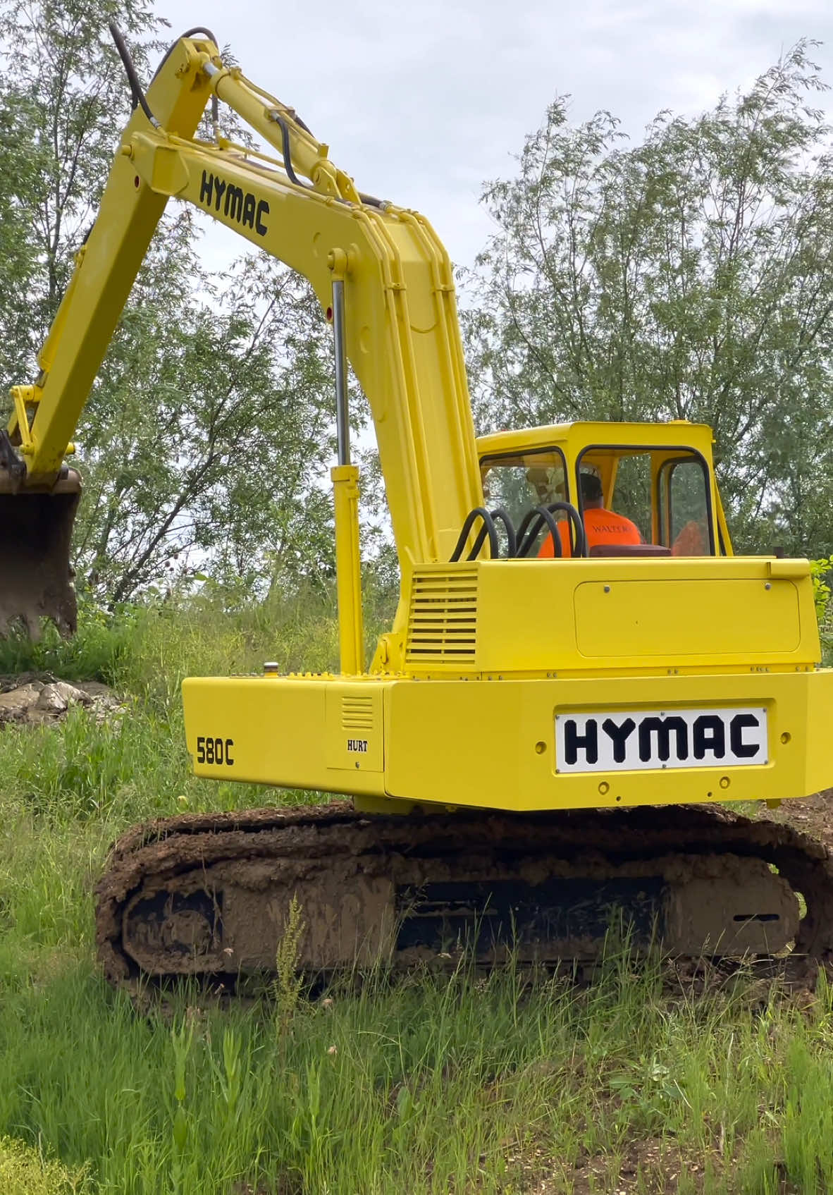 Restored Hymac 580C dredging mud from a pond 