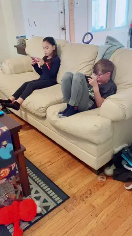When you take a video to appreciate how your kids aren’t arguing while playing together on their phones… #momtiktok  #fartsarefunny #momtok 