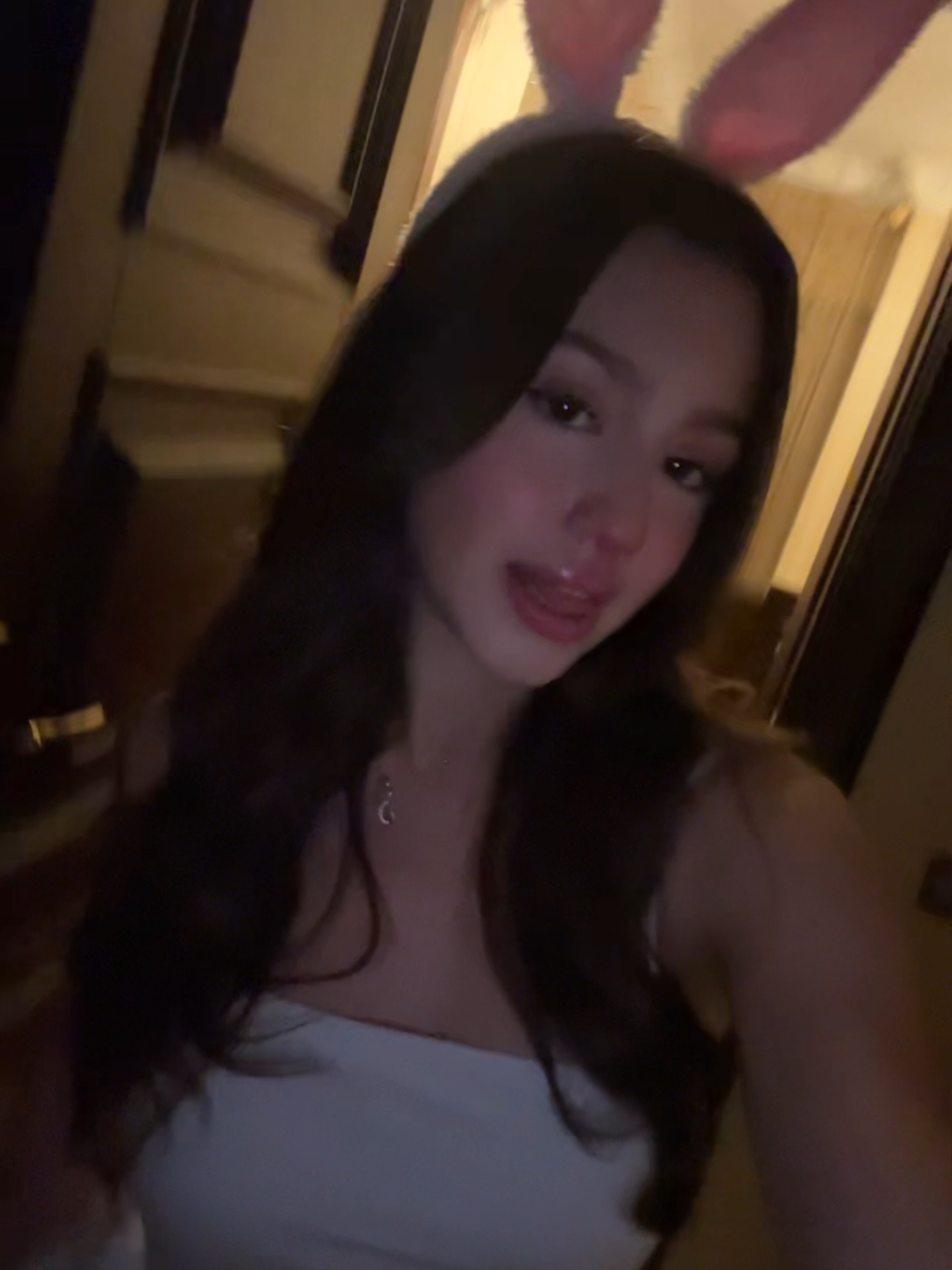 bun bun🐇 . . . . . . . . . . . . . . . . . . . . . . . . . . . . . . . . . . . . . . . . . . . . . . . . . . . . . . . . . . . . . . . #fyp  #kesfet  #bunny  #bunbun  #halloween  #halloweenmakeup  #halloweencostume  #bunnymakeuplook  #bunnycostume 