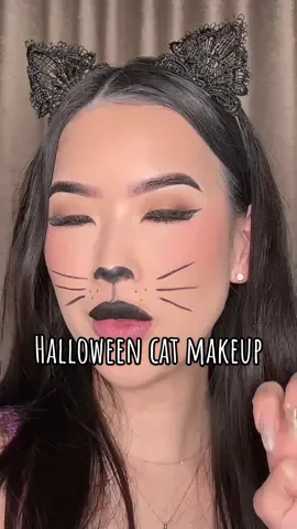 Get ready with me for a Halloween event🎃 #grwm #chitchatgrwm #halloweenmakeup #easyhalloweenmakeup #catmakeup 