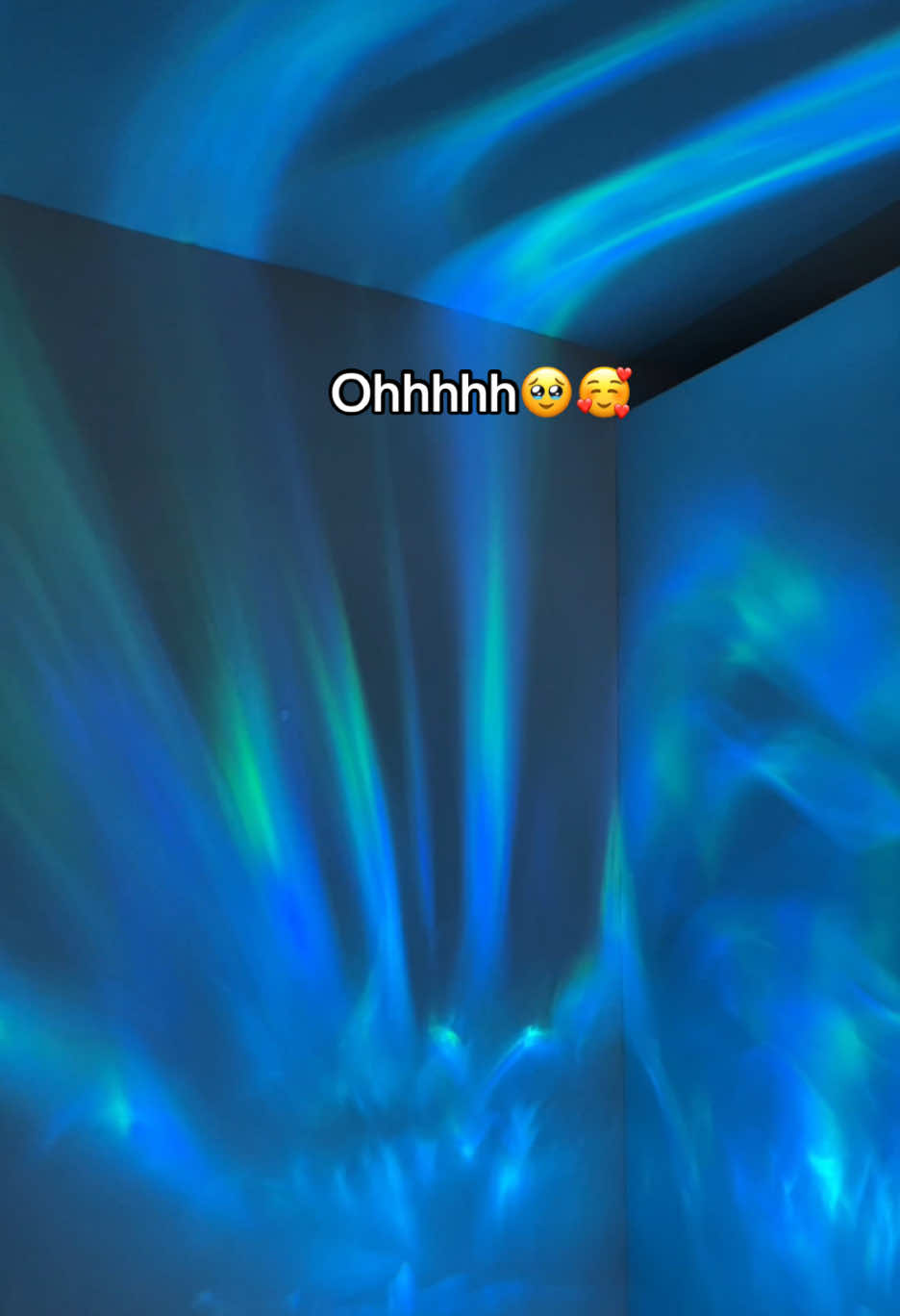 Spread the love 😍🎁 #Love #lamp #light #relax #calm #auroraborealis #TiktokMadeMeBuyIt