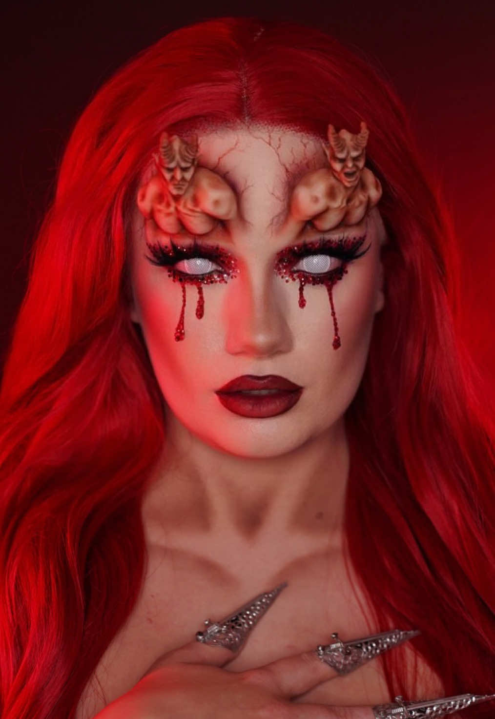 WAIT FOR IT 👀👹 Me and the devil makeup transformation ❤️ eyes inspo @Glasha Gurianova #makeuptransformation #makeup #sfx #devilmakeup #makeup 