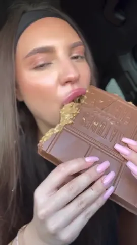 @mariavehera257 #chocolate #dubaichocolate #sweet #mariavehera257 #eatingvideo 