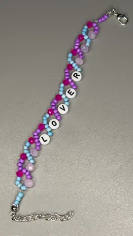 💖💜🩵 How to start a friendship bracelet,  Friendship bracelets eras tour,  Eras bracelet ideas,  Bracelet collection,  Eras tour outfit ideas,  Taylor swift bracelet ideas,  Beaded bracelet tutorial,  Lover friendship bracelet,  TikTok bracelet