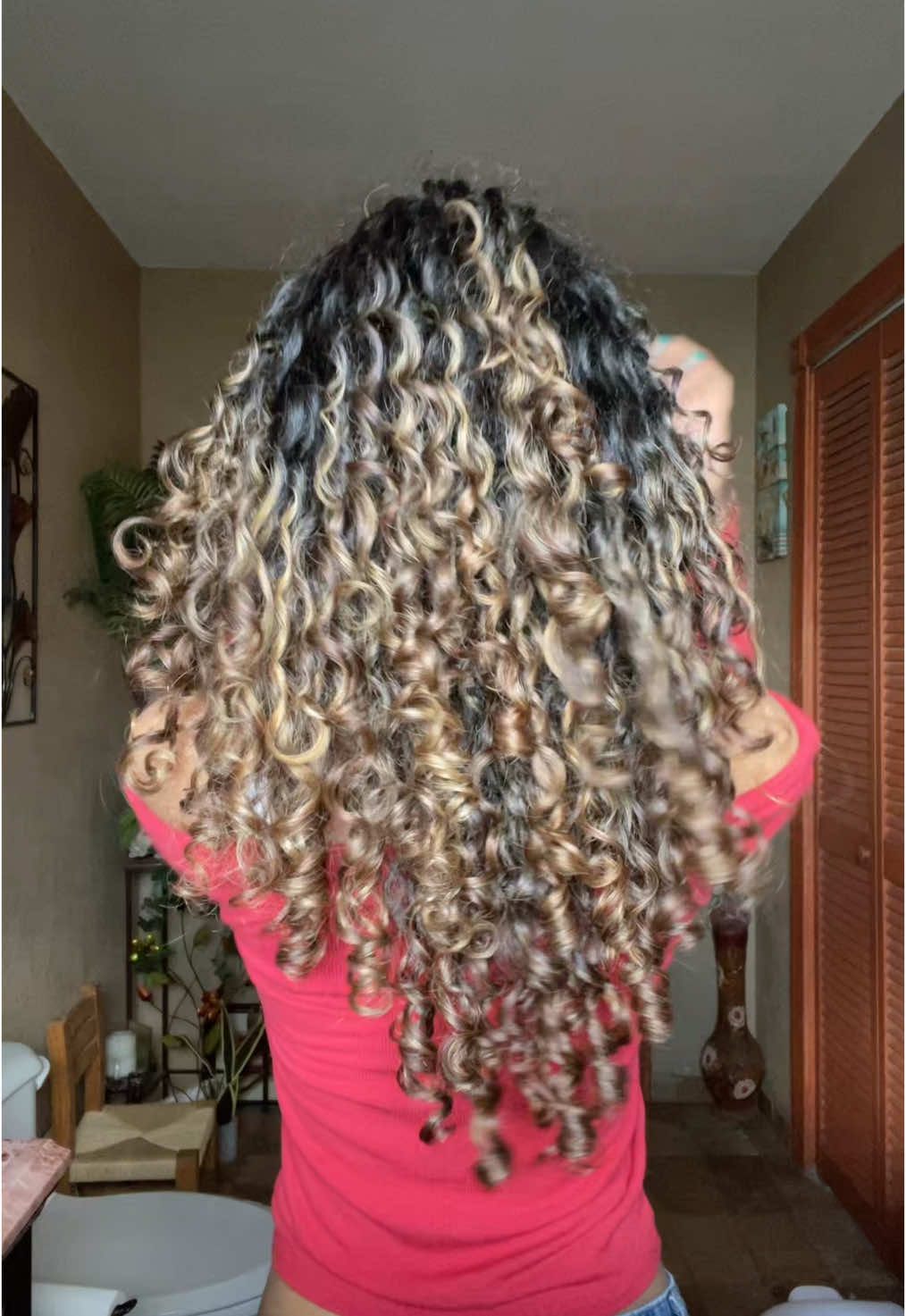 Air-dried curls ✨ #curlyhairstyles #curlygirl #fyp #fypシ #hairtok #curlyhairtutorial #curlyhairtips #curlyhairroutine 