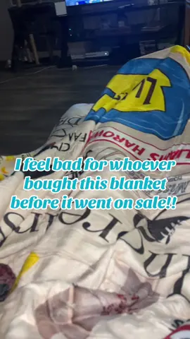 Who loves Gilmore Girls! #gilmoregirls #blanket #musthaves #trendy #coldweathervibes #wintervibes #soft 