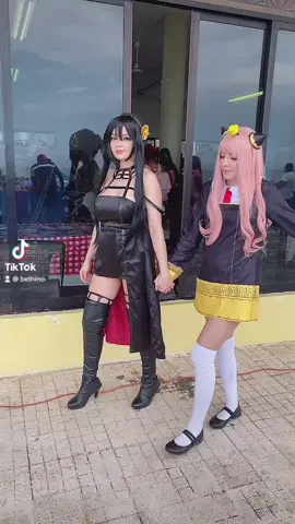 Videito con mi intima @🔥sweetieline hahaha me encantó cuando hicimos a Anya y a Yor 🫶🏻🫶🏻🫶🏻❤️❤️ #anya #yorforger #yor #anyaforger #kawaii #kawaiigirl #cosplayergirl #cosplayers #spyxfamily #spyxfamilycosplay 
