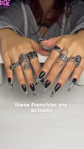 Halloween BIRTHDAY set 👻🕷️🖤✨ Using @vbeautypure  use code FA to save at checkout 🧸🤍 #048 black gel  Liner S Brush (Reflective glitter @profiles_nails ) HOW SURPRISED WERE YOU TO SEE LONG NAILS ON HER?? 🥹💅🏽