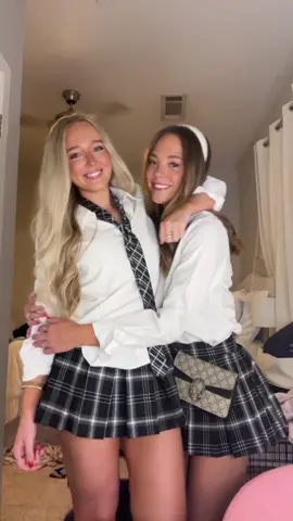 @Kennedy.clark_ yayyy #gossipgirl #serenaandblair #halloweencostume 