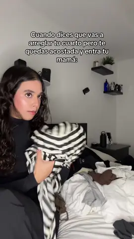 Y prefieres quedarte acostada en tu desmadre #comedia #mamá 