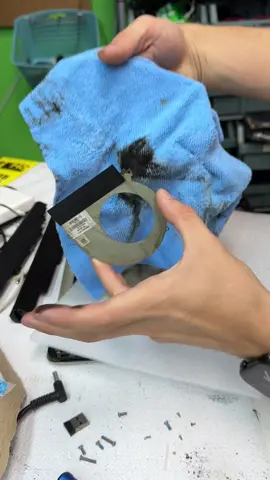 The way i saw and ignored the problem for like an hour #Tech #techtips #ifixit #DIY #hp #techtok #technician #computer #laptop #techtoktips #technology #microsoft @HP how to fix laptop stuck at .38ghz