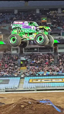 Grave Digger Going BIG 😳❗️ #monsterjam #foryou #fyp #trucks #monstertrucks #stunts #jump 