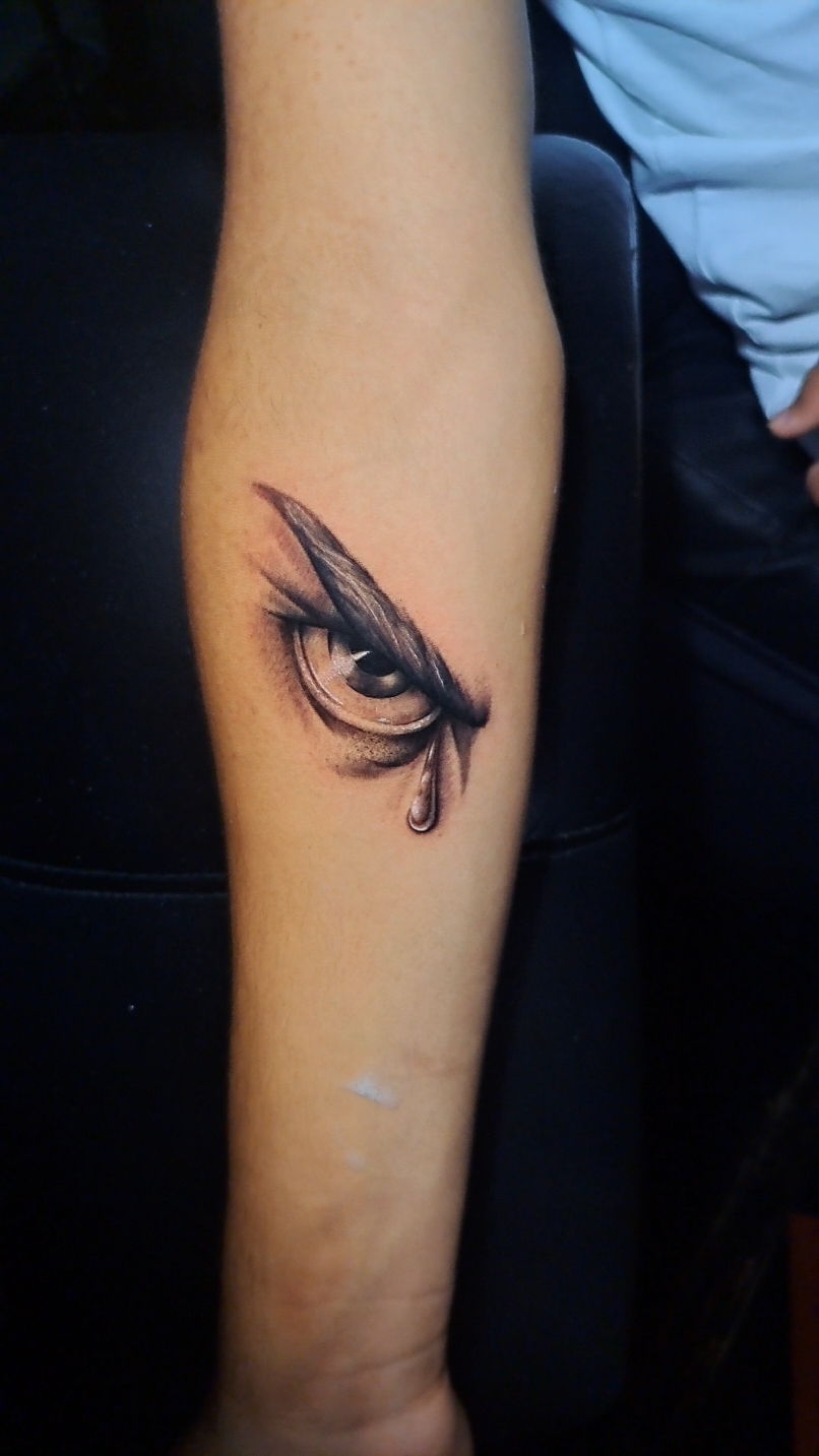 la última lagrima de lucifer 👁 #tattoo #lucifer #fypシ゚viral #tendencia #meridavenezuela #viral #tatuajes 