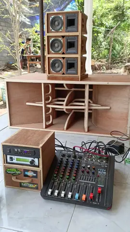 sebelum dikirim kita cek sound kan dulu bosku, cla dobel 12inc, mening sekaligus glerr bosku #horegjawatimur #horegggg #soundviral #soundminiatur #soundminiaturindonesia #horegjawatimura #soundminiaturjatim 