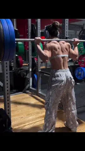 Sorry But What if i Saw you in the gym my jaw would  drop#female #femalemuscle #femalebiceps #backmuscles #backmuscles #chestmuscle #femaleabs #femaleabs @_riverafit 